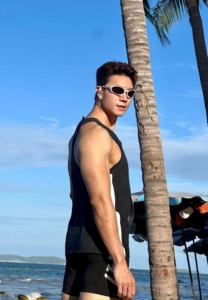 Chanpisut-Nikhomdecha-020-Attractive