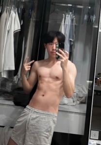 MewMixz-021-Stunning