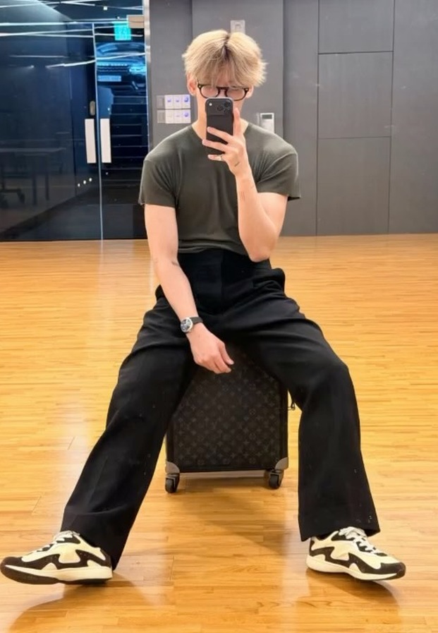 แบมแบม กันต์พิมุกต์ รูปเดี่ยวสำหรับช่องทางติดตาม