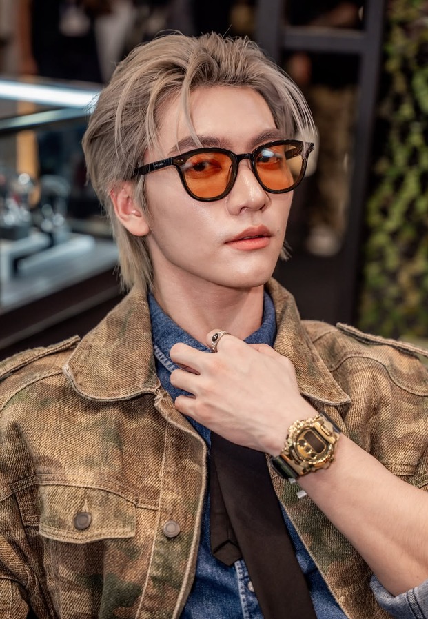 บอส ชัยกมล รูปเดี่ยวใส่แว่นจาก Instagram